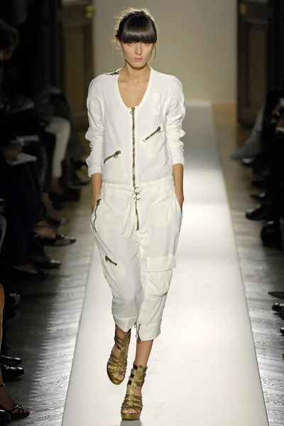Look 10
